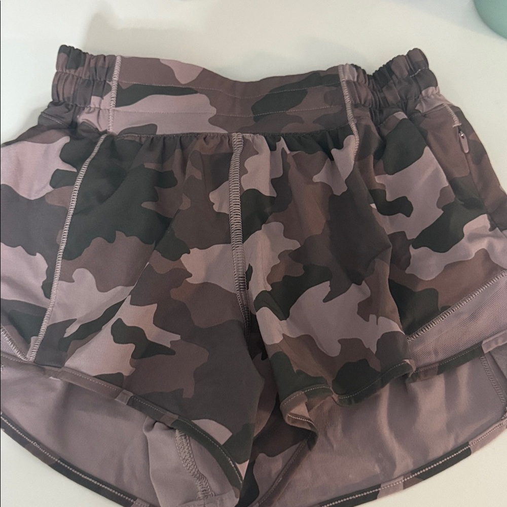 Lululemon Hottie Hots 2.5 inch